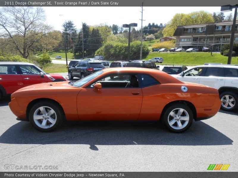 Toxic Orange Pearl / Dark Slate Gray 2011 Dodge Challenger SE