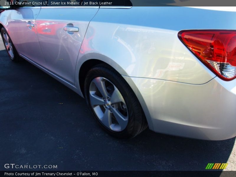 Silver Ice Metallic / Jet Black Leather 2011 Chevrolet Cruze LT