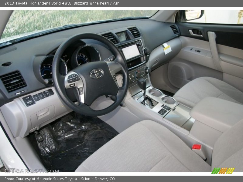  2013 Highlander Hybrid 4WD Ash Interior