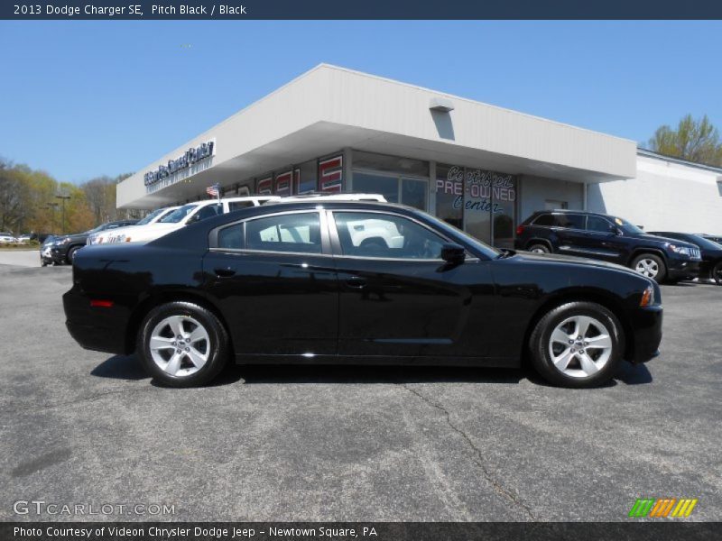 Pitch Black / Black 2013 Dodge Charger SE