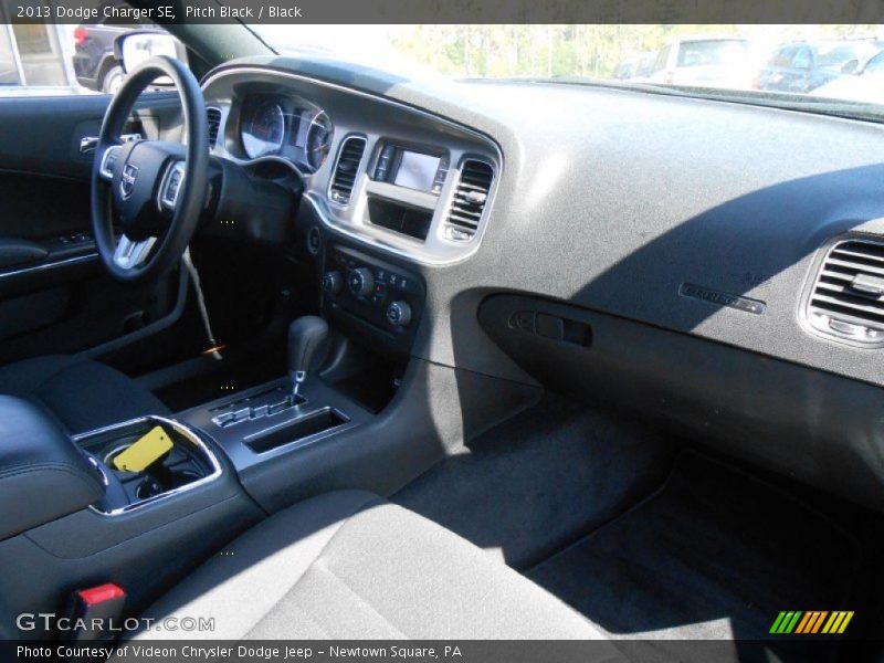 Pitch Black / Black 2013 Dodge Charger SE