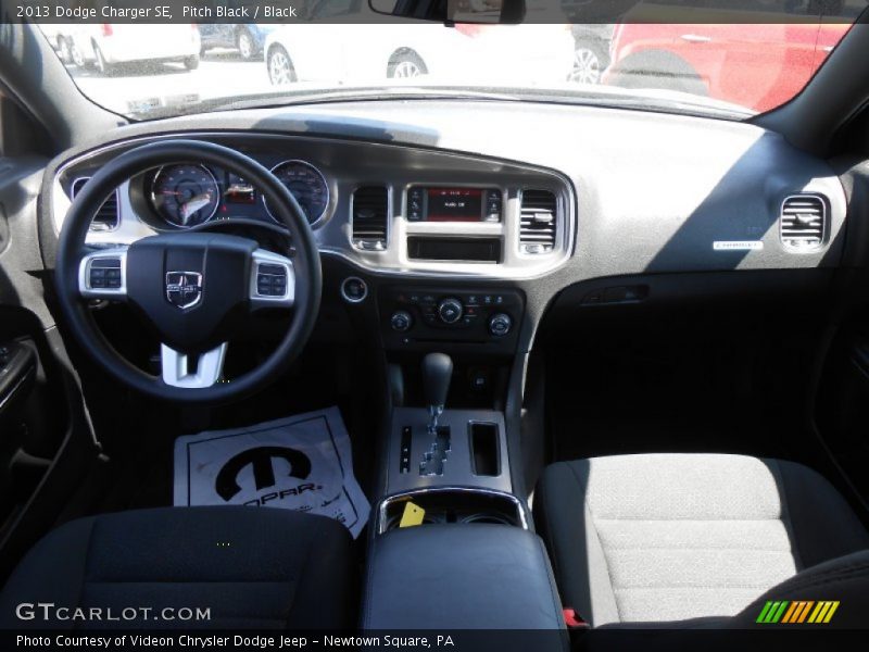 Pitch Black / Black 2013 Dodge Charger SE