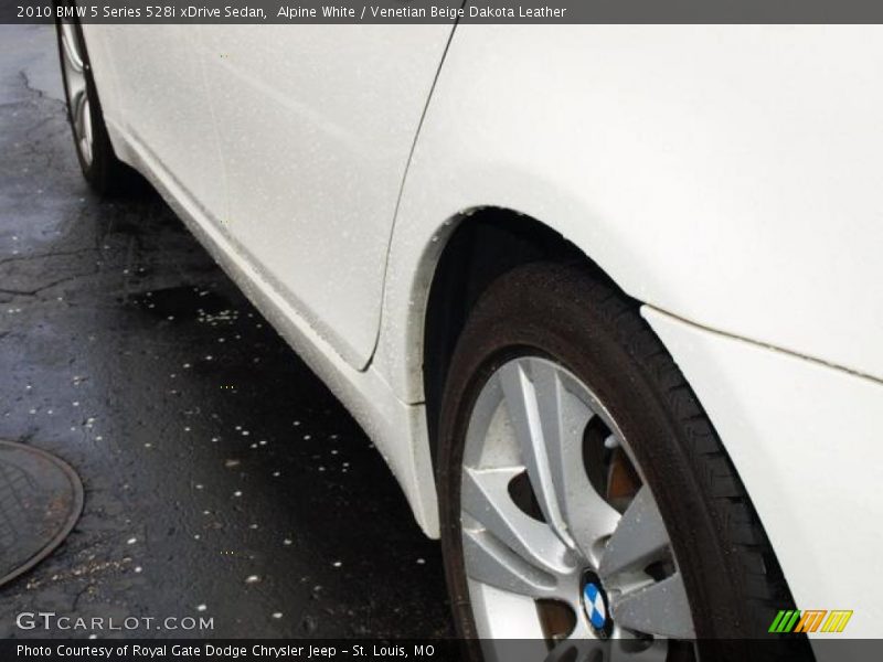 Alpine White / Venetian Beige Dakota Leather 2010 BMW 5 Series 528i xDrive Sedan