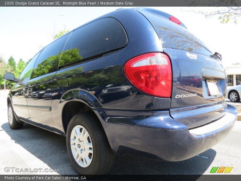 Midnight Blue Pearl / Medium Slate Gray 2005 Dodge Grand Caravan SE