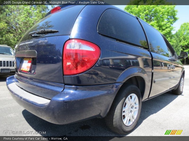 Midnight Blue Pearl / Medium Slate Gray 2005 Dodge Grand Caravan SE
