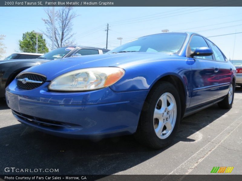 Front 3/4 View of 2003 Taurus SE