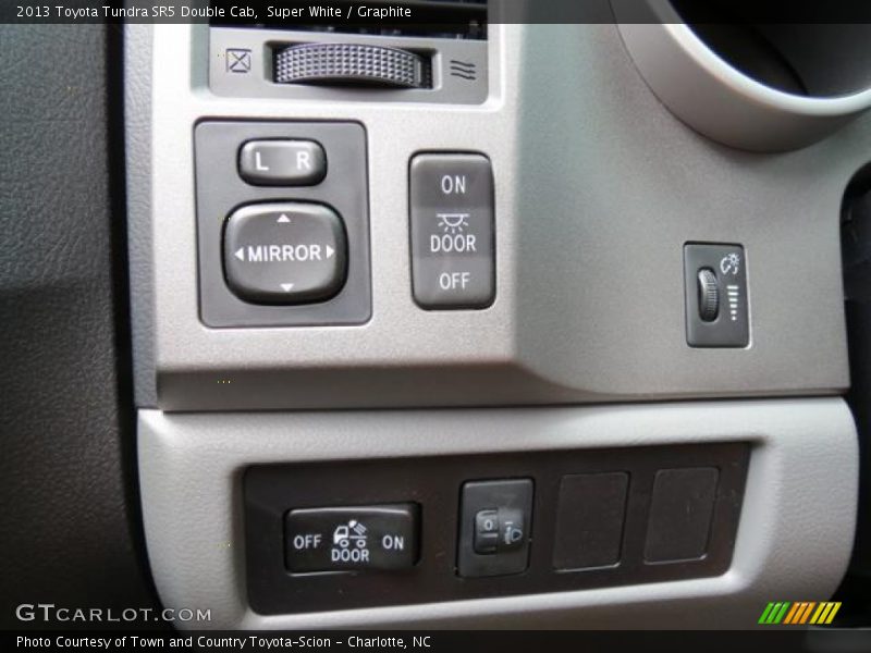 Super White / Graphite 2013 Toyota Tundra SR5 Double Cab
