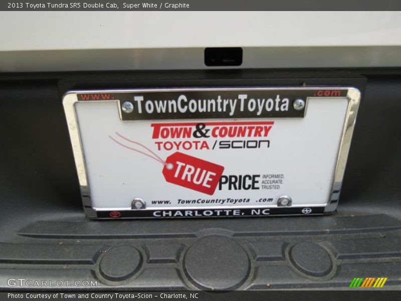 Super White / Graphite 2013 Toyota Tundra SR5 Double Cab