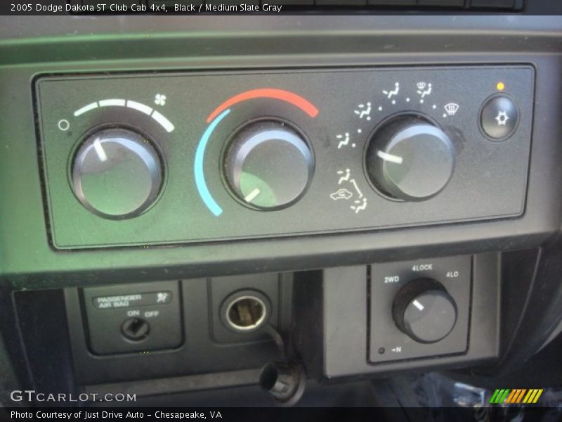 Black / Medium Slate Gray 2005 Dodge Dakota ST Club Cab 4x4