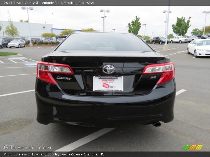 Attitude Black Metallic / Black/Ash 2013 Toyota Camry SE