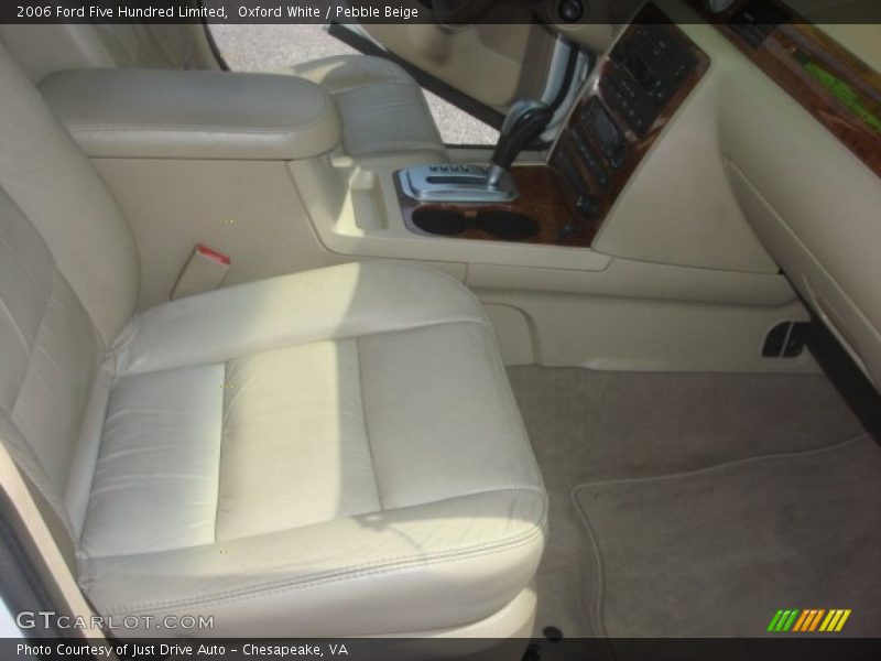 Oxford White / Pebble Beige 2006 Ford Five Hundred Limited