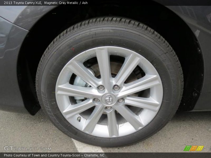 Magnetic Gray Metallic / Ash 2013 Toyota Camry XLE