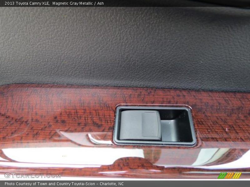 Magnetic Gray Metallic / Ash 2013 Toyota Camry XLE