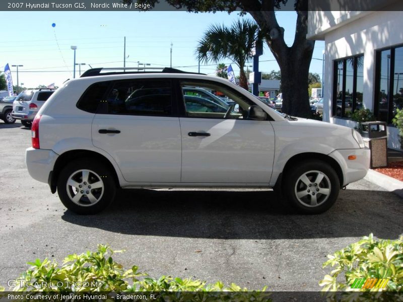 Nordic White / Beige 2007 Hyundai Tucson GLS