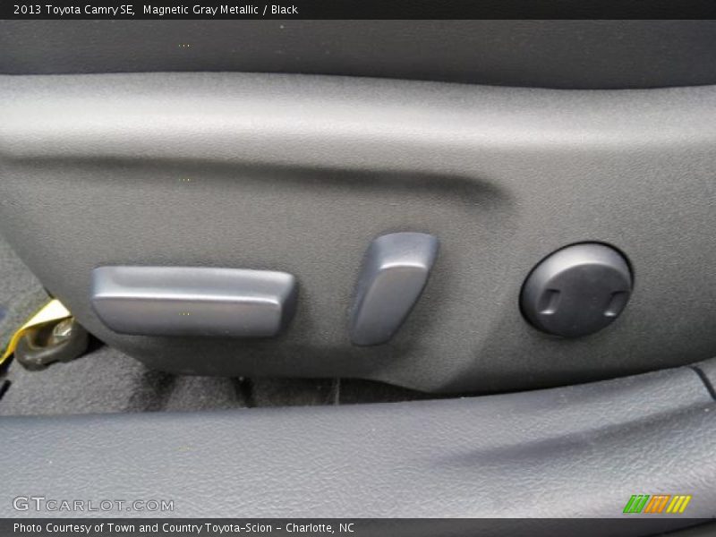 Magnetic Gray Metallic / Black 2013 Toyota Camry SE