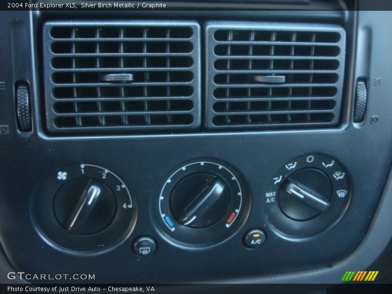 Silver Birch Metallic / Graphite 2004 Ford Explorer XLS
