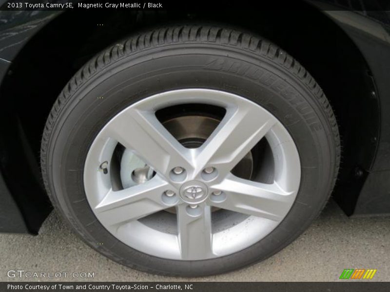 Magnetic Gray Metallic / Black 2013 Toyota Camry SE