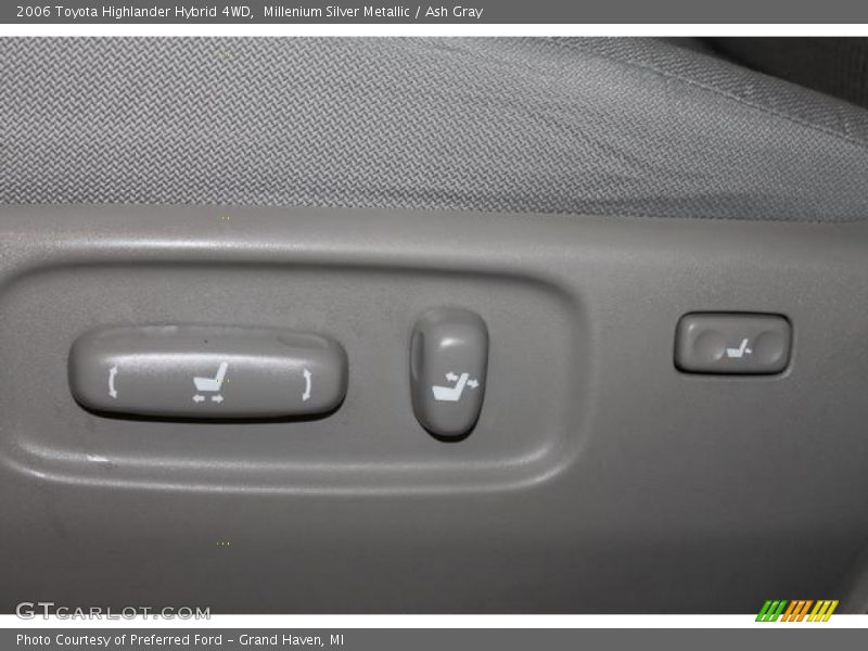 Millenium Silver Metallic / Ash Gray 2006 Toyota Highlander Hybrid 4WD