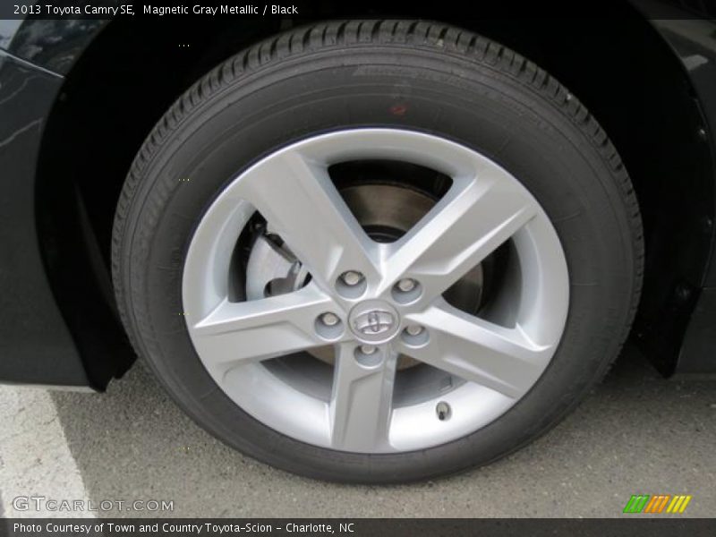 Magnetic Gray Metallic / Black 2013 Toyota Camry SE