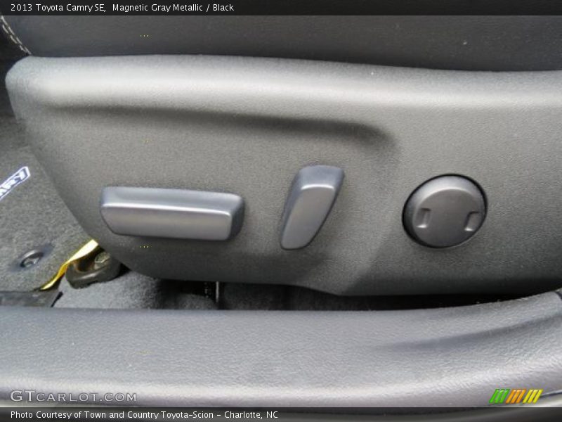 Magnetic Gray Metallic / Black 2013 Toyota Camry SE