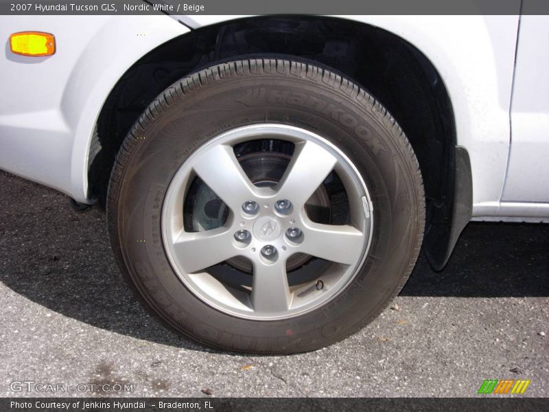 Nordic White / Beige 2007 Hyundai Tucson GLS