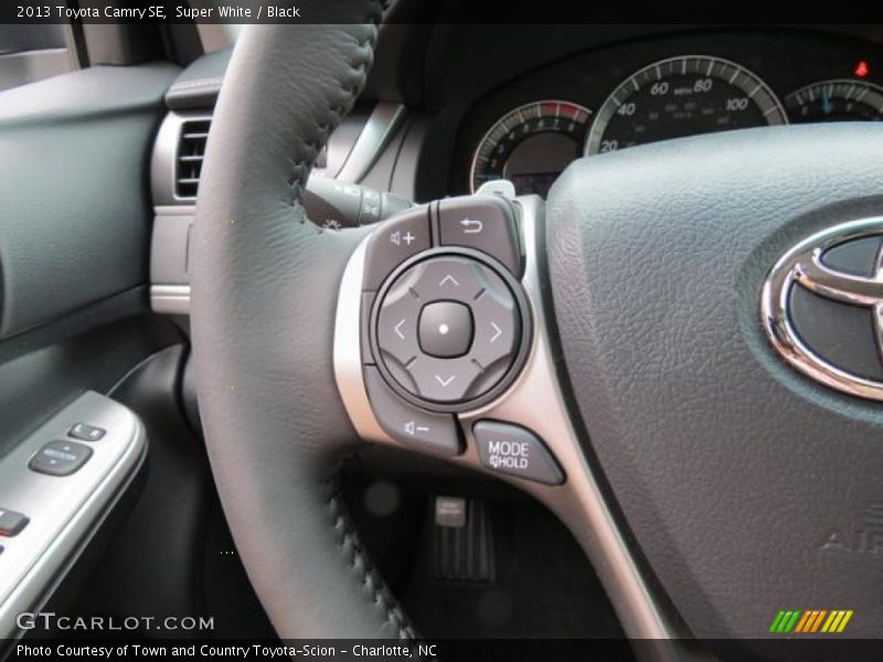 Super White / Black 2013 Toyota Camry SE