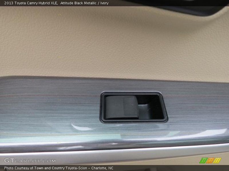 Attitude Black Metallic / Ivory 2013 Toyota Camry Hybrid XLE