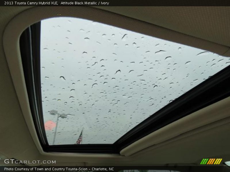 Attitude Black Metallic / Ivory 2013 Toyota Camry Hybrid XLE