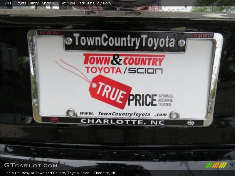 Attitude Black Metallic / Ivory 2013 Toyota Camry Hybrid XLE