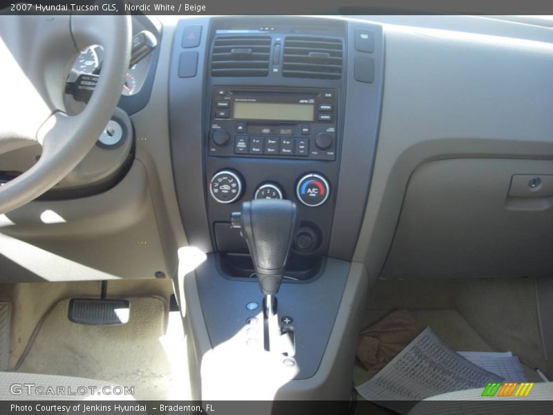 Nordic White / Beige 2007 Hyundai Tucson GLS