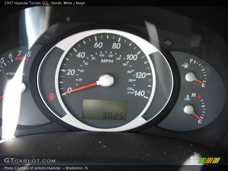 Nordic White / Beige 2007 Hyundai Tucson GLS