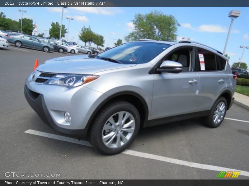 Front 3/4 View of 2013 RAV4 Limited