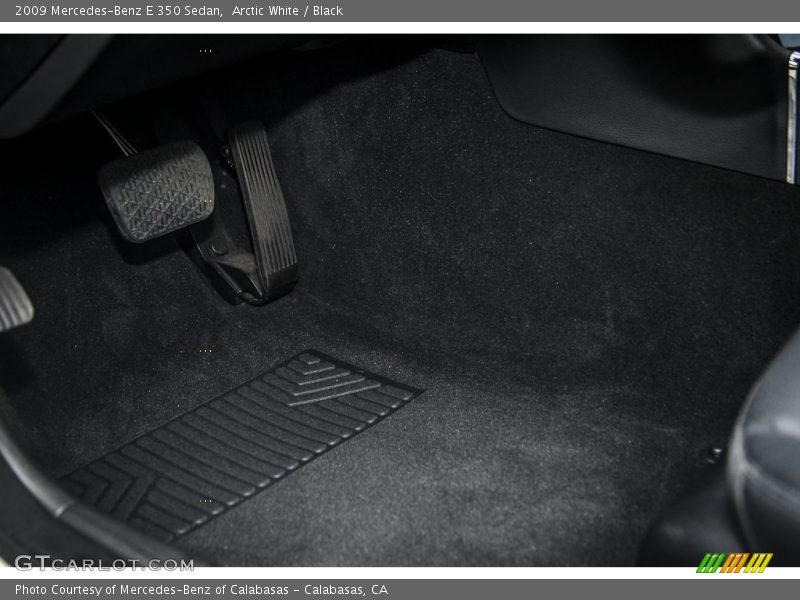Arctic White / Black 2009 Mercedes-Benz E 350 Sedan