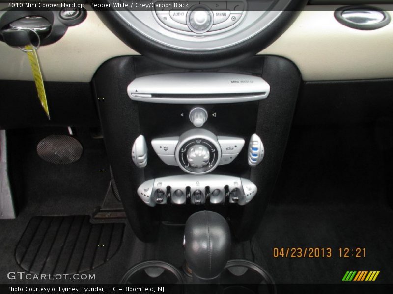 Pepper White / Grey/Carbon Black 2010 Mini Cooper Hardtop