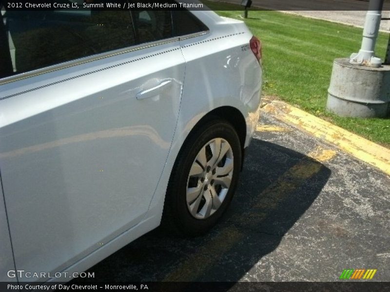 Summit White / Jet Black/Medium Titanium 2012 Chevrolet Cruze LS