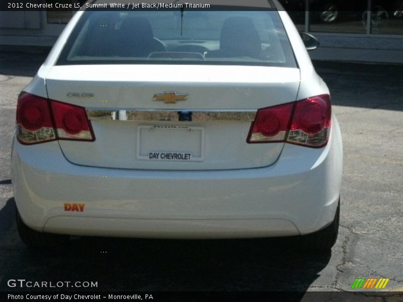 Summit White / Jet Black/Medium Titanium 2012 Chevrolet Cruze LS