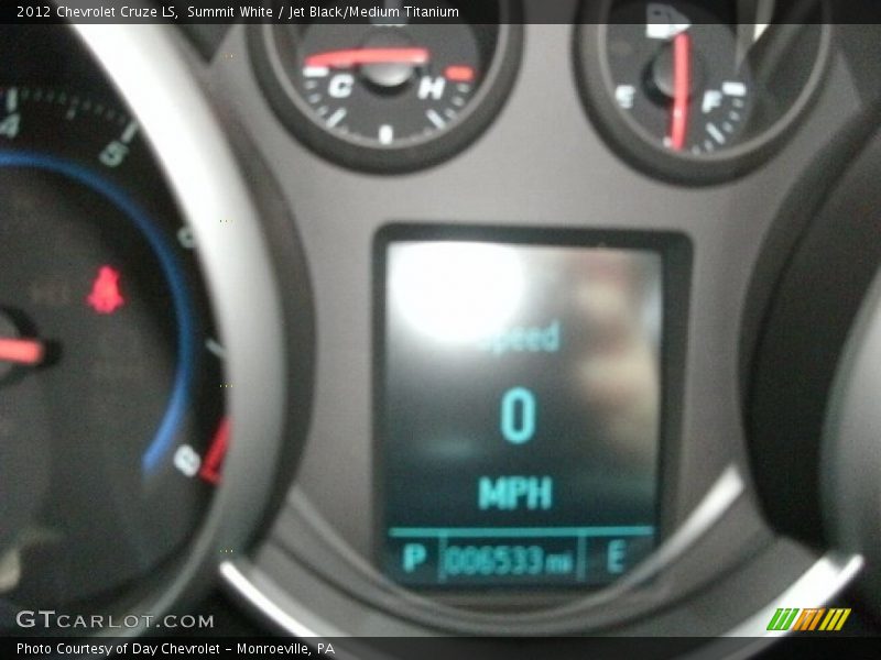 Summit White / Jet Black/Medium Titanium 2012 Chevrolet Cruze LS