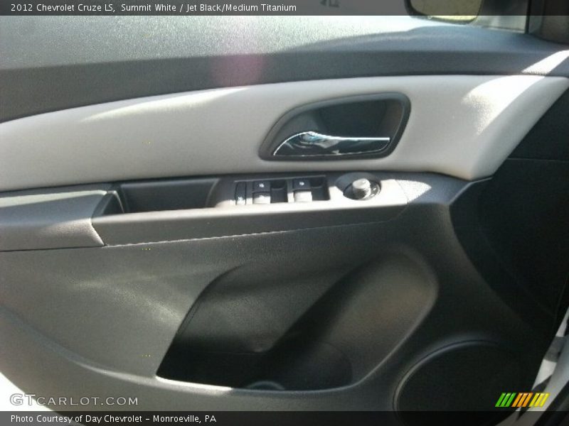 Summit White / Jet Black/Medium Titanium 2012 Chevrolet Cruze LS