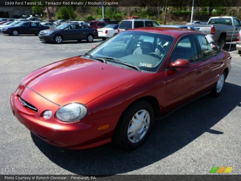 Front 3/4 View of 1999 Taurus SE