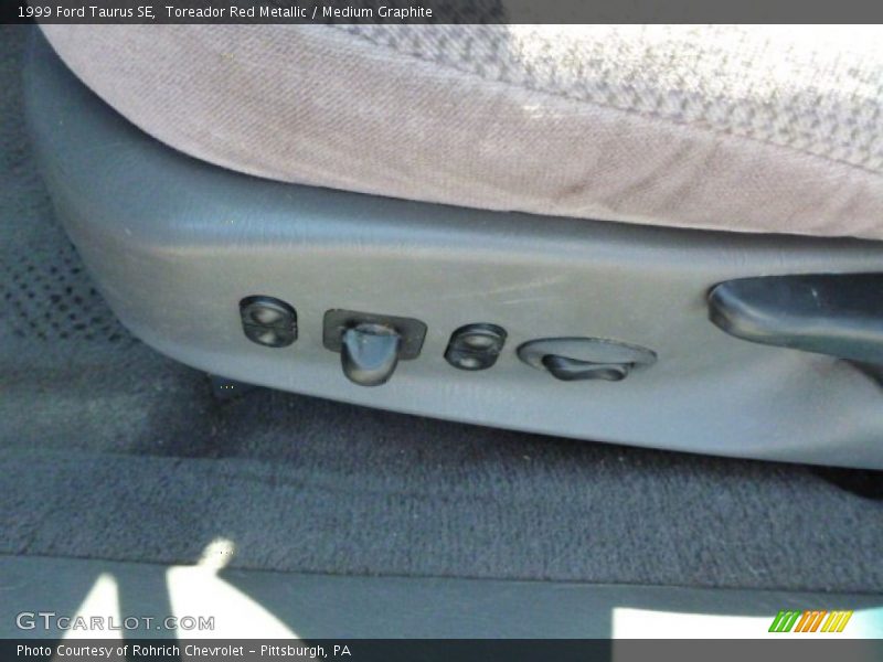 Toreador Red Metallic / Medium Graphite 1999 Ford Taurus SE