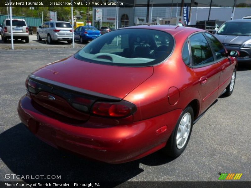 Toreador Red Metallic / Medium Graphite 1999 Ford Taurus SE
