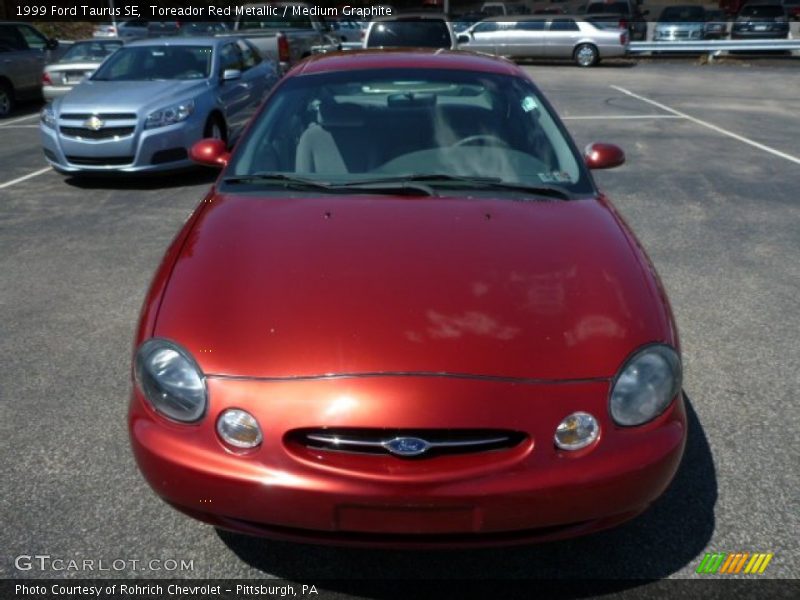 Toreador Red Metallic / Medium Graphite 1999 Ford Taurus SE