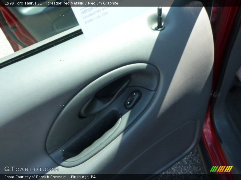 Toreador Red Metallic / Medium Graphite 1999 Ford Taurus SE