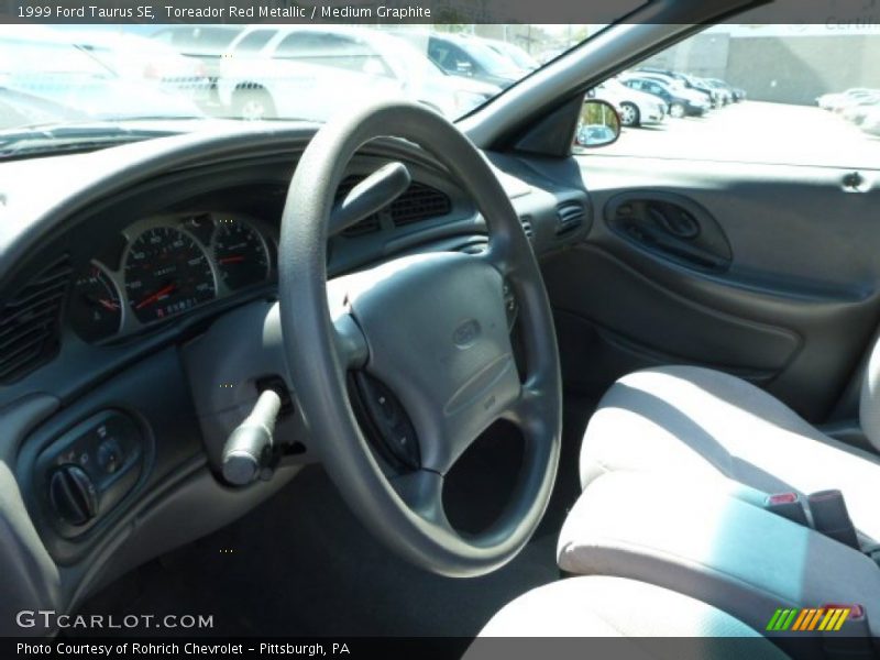 Toreador Red Metallic / Medium Graphite 1999 Ford Taurus SE
