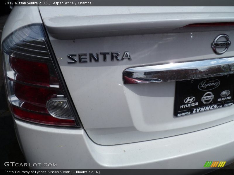 Aspen White / Charcoal 2012 Nissan Sentra 2.0 SL