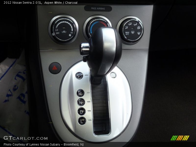 Aspen White / Charcoal 2012 Nissan Sentra 2.0 SL