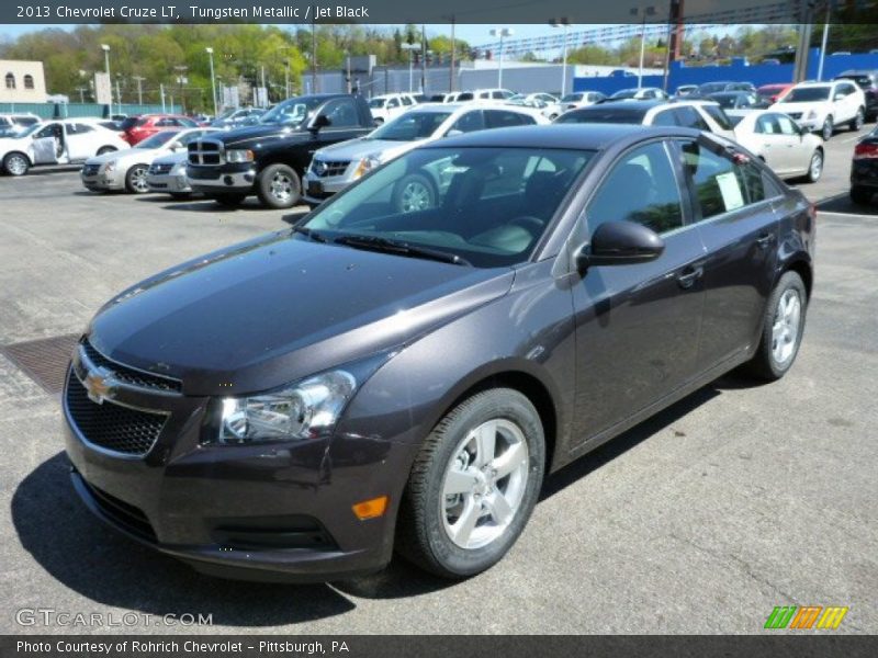 Front 3/4 View of 2013 Cruze LT