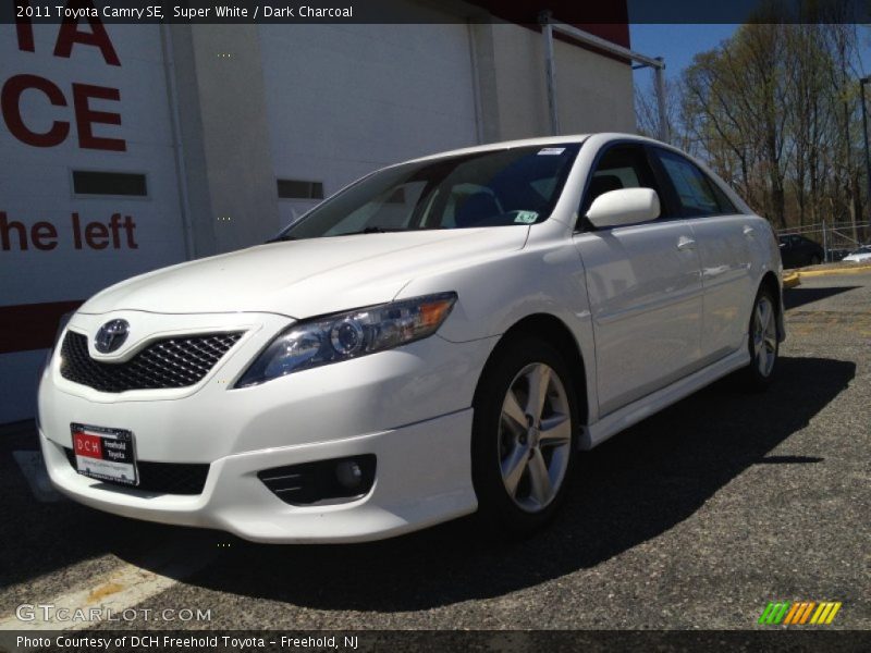 Super White / Dark Charcoal 2011 Toyota Camry SE