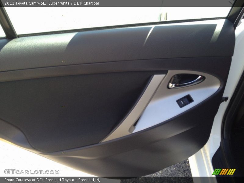 Super White / Dark Charcoal 2011 Toyota Camry SE
