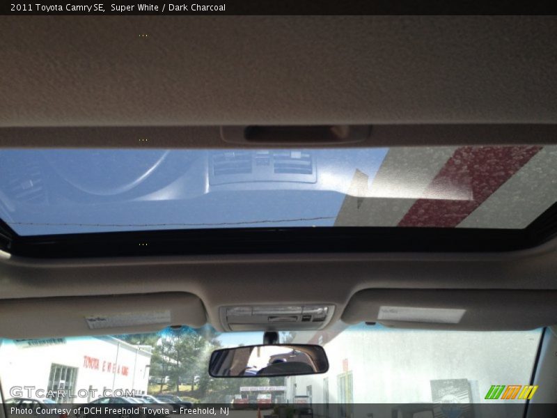 Super White / Dark Charcoal 2011 Toyota Camry SE